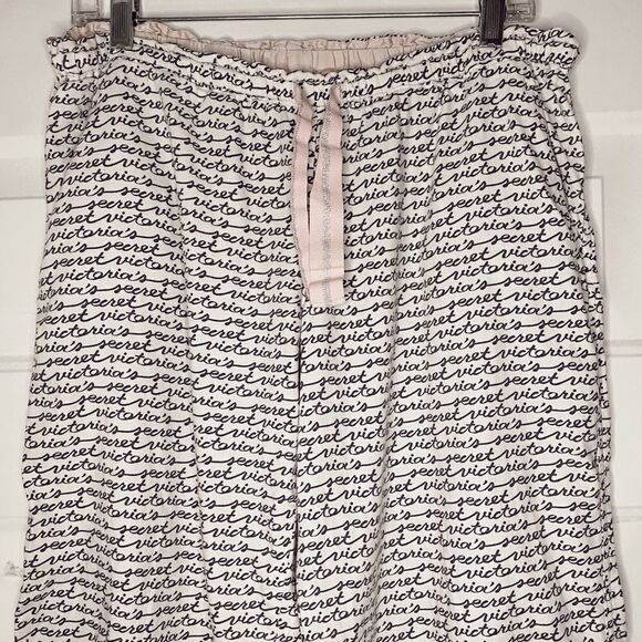 VICTORIA’S Secret All-Over Logo Pajama Set - Picture 9 of 15